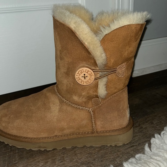 Ugg Bailey Button Chestnut Women’s 7 - Picture 4 of 5